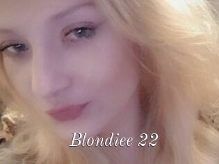 Blondiee_22